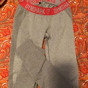 Gym shark leggings
